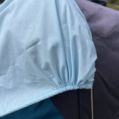 Sluneční clona na kočárek světle modrá