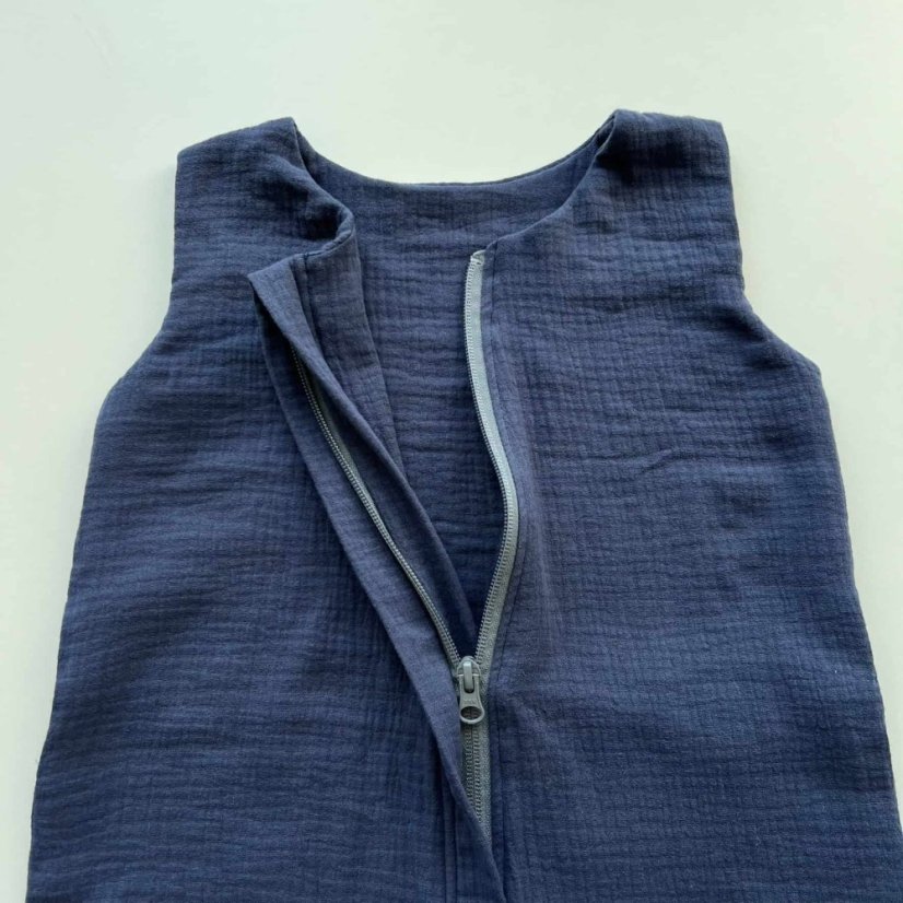 Olulu Lehký mušelínový spací pytel tmavě modrá