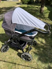 Sluneční clona na kočárek světle šedá II. jakost (vada na látce)