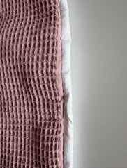 Zavinovačka starorůžová vafle s bílou (vada látky)