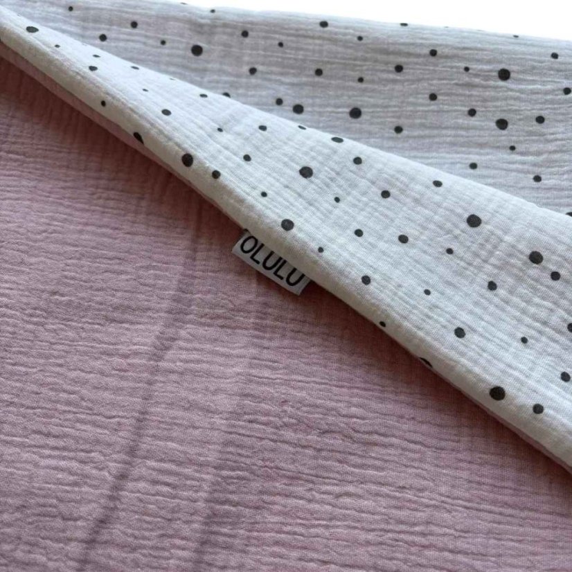 Olulu Mušelínová zateplená dečka bílá s černými puntíky + světle růžová