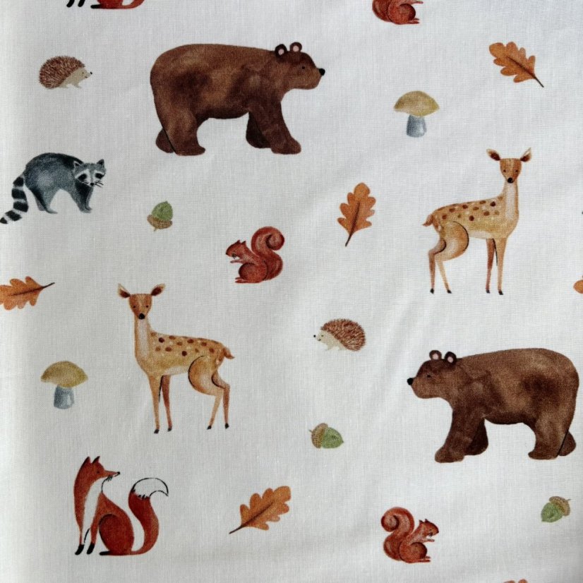 Přebalovací podložka zvířátka v lese