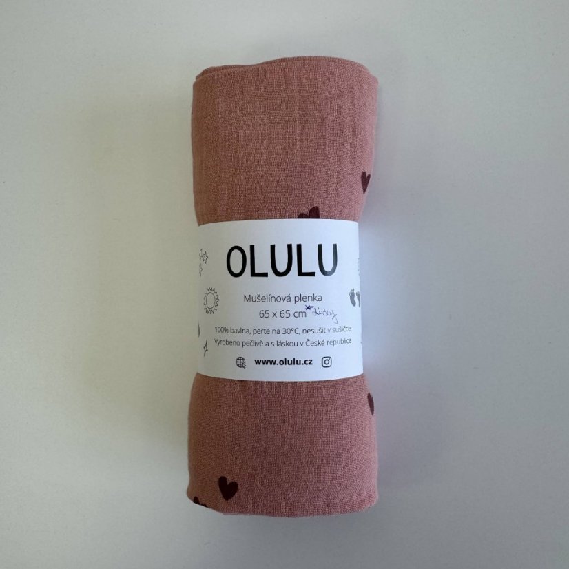 Olulu Mušelínová plenka růžová s červenými srdíčky (dírky)