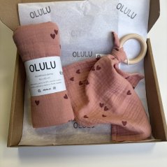 Olulu Akční set - klasická plenka a muchláček růžová s červenými srdíčky