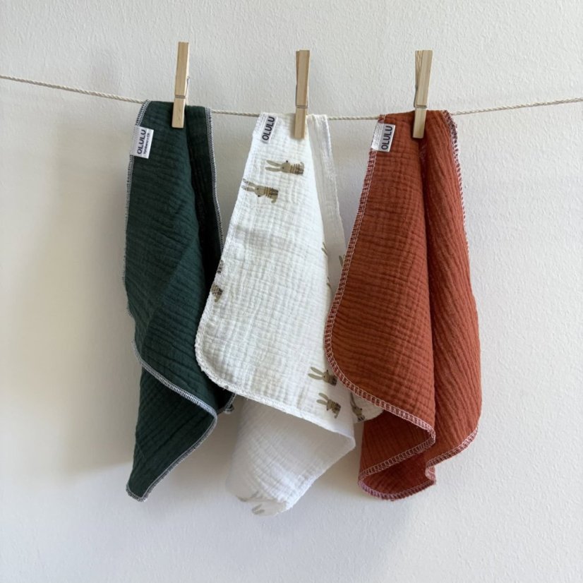 Olulu Sada mini plenek tmavě zelená, zajíčci, cihlová