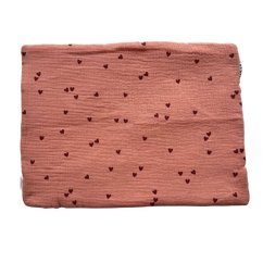 Olulu Mušelínový polštářek tenký růžová s červenými srdíčky Olulu Mušelínový polštářek tenký růžová s červenými srdíčky