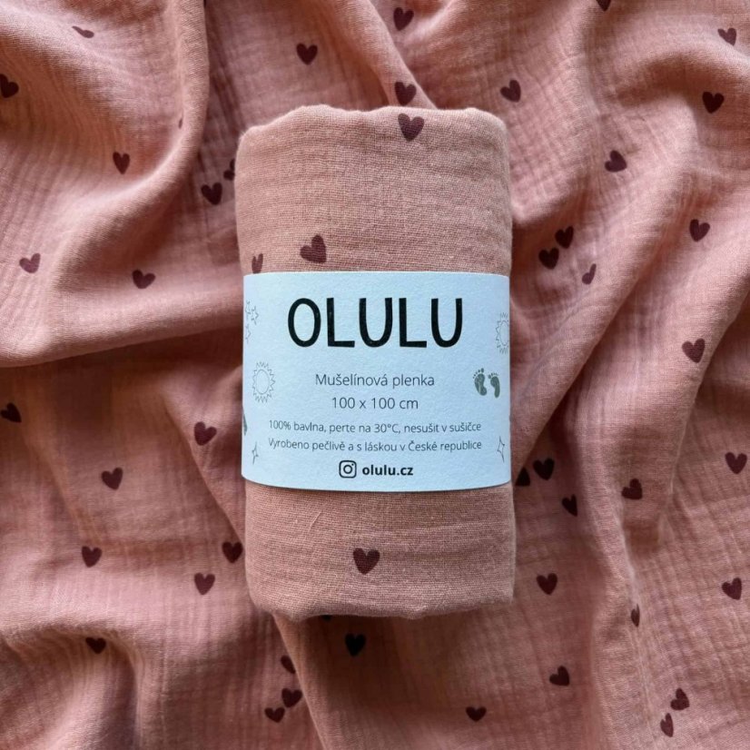Zavinovací mušelínová plenka růžová s červenými srdíčky