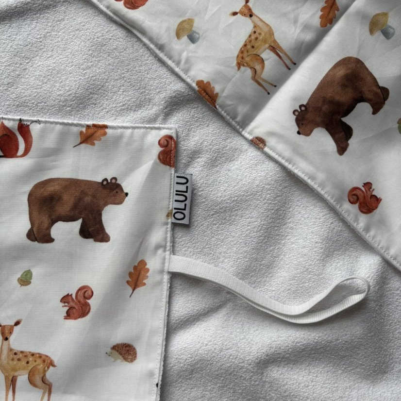 Přebalovací podložka zvířátka v lese