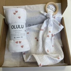 Olulu Akční set - klasická plenka a muchláček bílá s červenými srdíčky