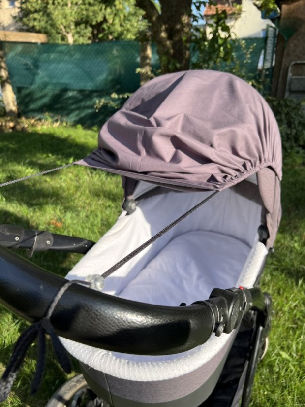 Sluneční clona na kočárek tmavě šedá